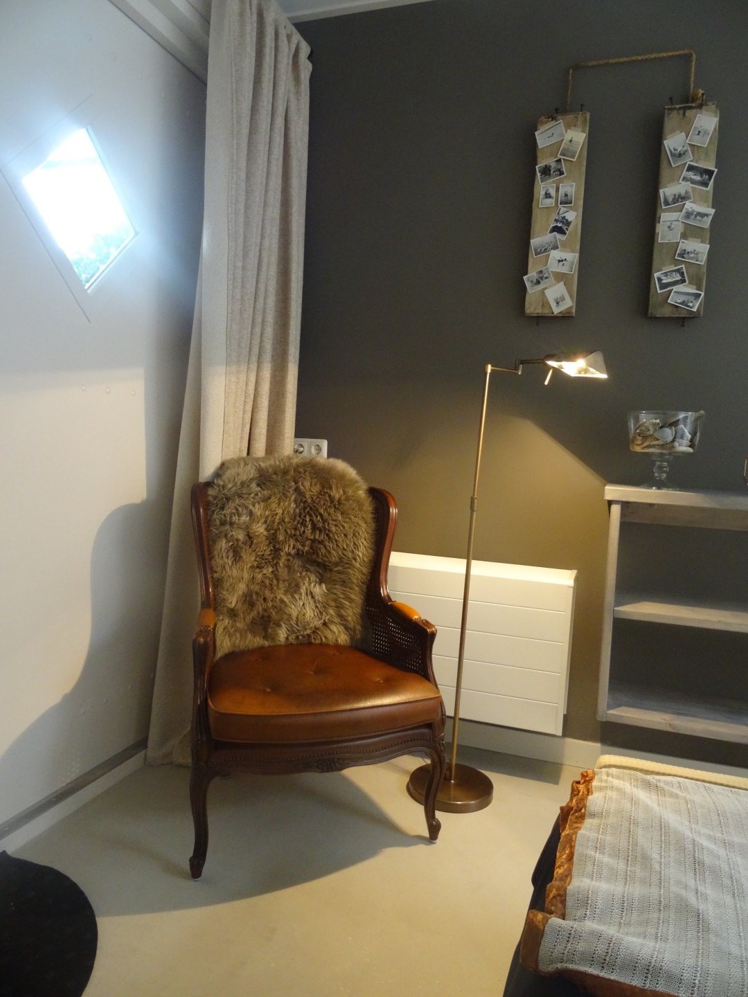 Fauteuil en leeslamp